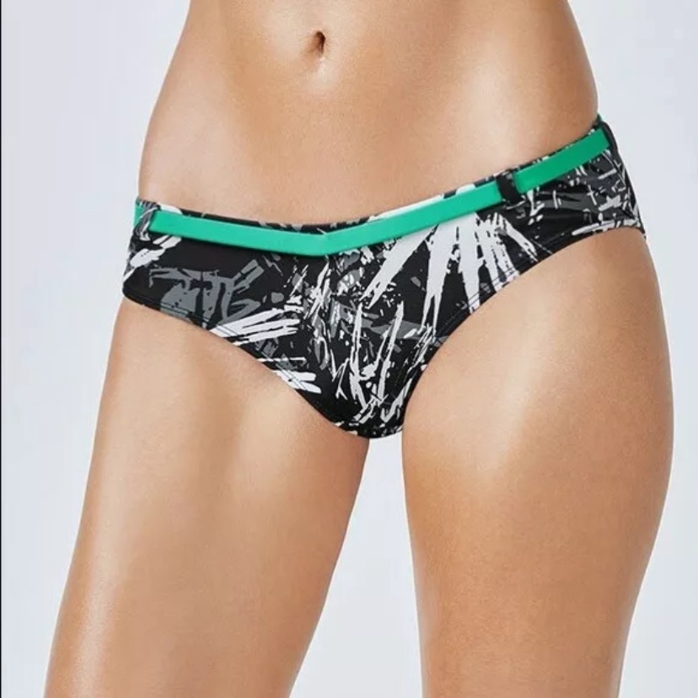 Fabletics Allison Cheeky Bikini Bottoms. Size L
